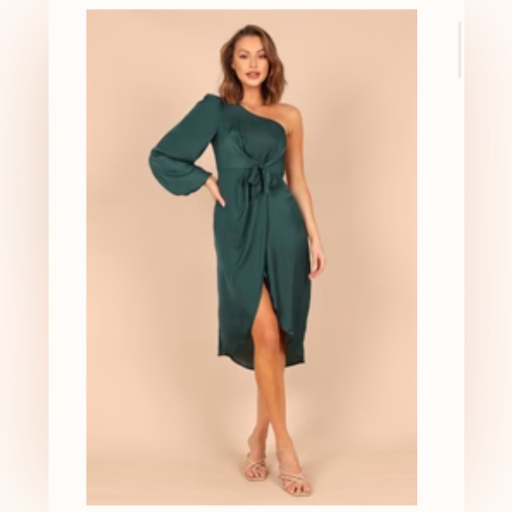 Petal & Pup One-Shoulder Emerald Dress